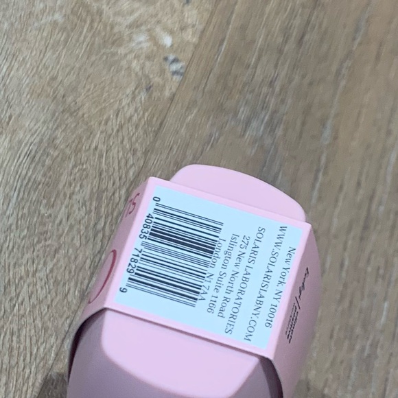 Revolve x SLNY Cryo-Facial Tool - Picture 6 of 6